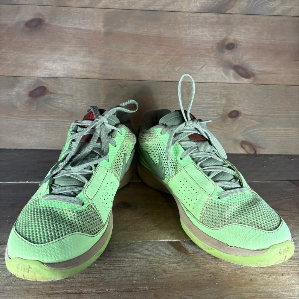 Nike ja mens